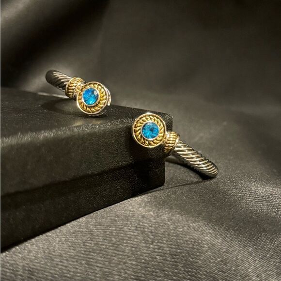 LIVE SHOW BRACELET - Picture 1 of 10